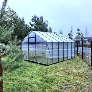 Szklarnia ROA Classic EHLB 3.0, typu oranżeria, wykonana ze stali ocynkowanej ogniowo i poliwęglanu komorowego 8 mm, bardzo wytrzymała