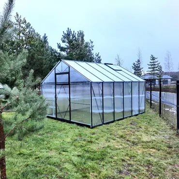 Szklarnia ROA Classic EHLB 3.0, typu oranżeria, wykonana ze stali ocynkowanej ogniowo i poliwęglanu komorowego 8 mm, bardzo wytrzymała